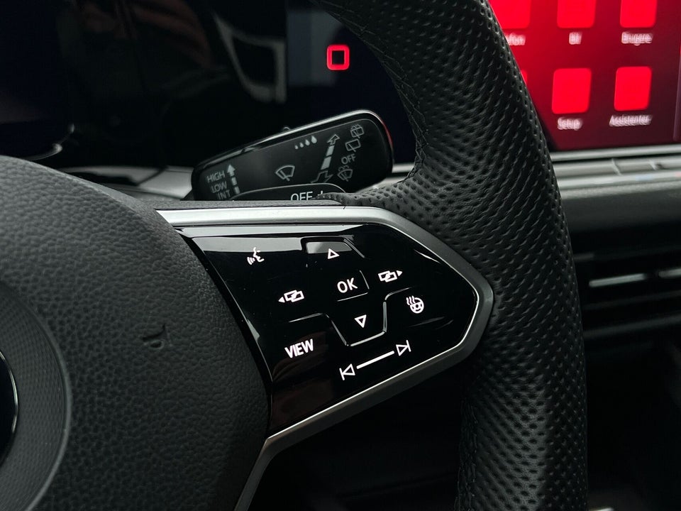 VW Golf VIII 1,4 GTE DSG 5d