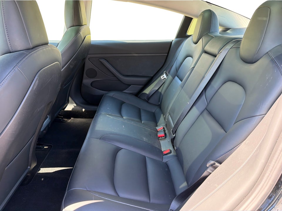 Tesla Model 3 Standard Range+ RWD 4d