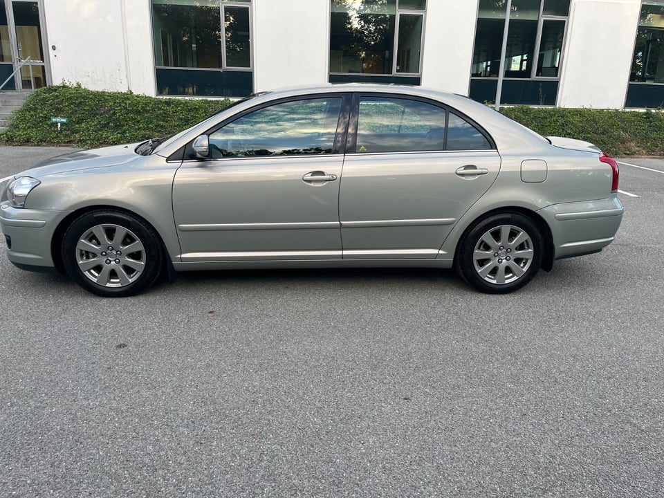 Toyota Avensis 1,8 VVT-i Sol 4d