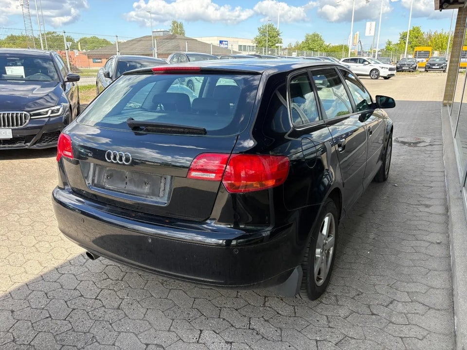 Audi A3 1,6 Ambiente Sportback 5d