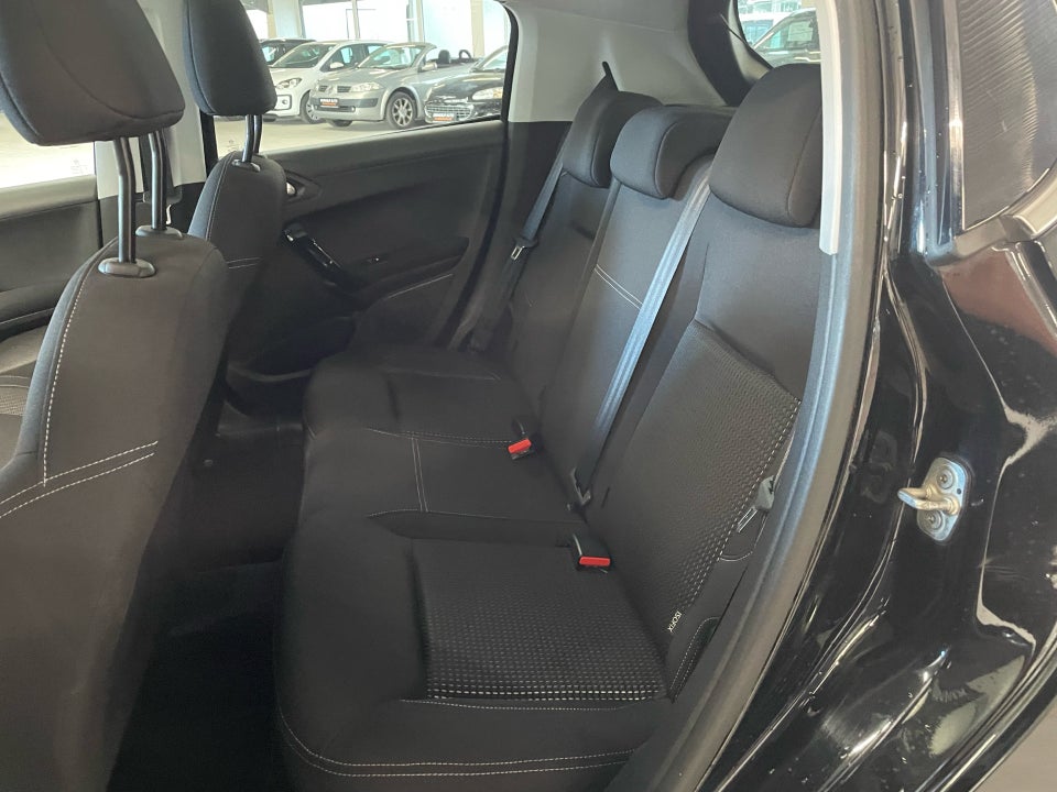 Peugeot 208 1,5 BlueHDi 100 Allure Sky 5d