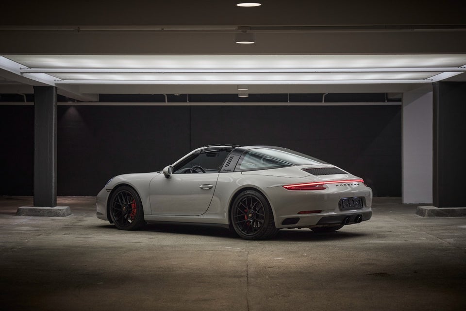 Porsche 911 Targa 4 GTS 3,0 PDK 2d