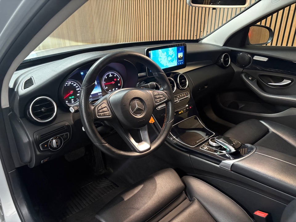 Mercedes C220 d 2,2 AMG Line stc. aut. 5d
