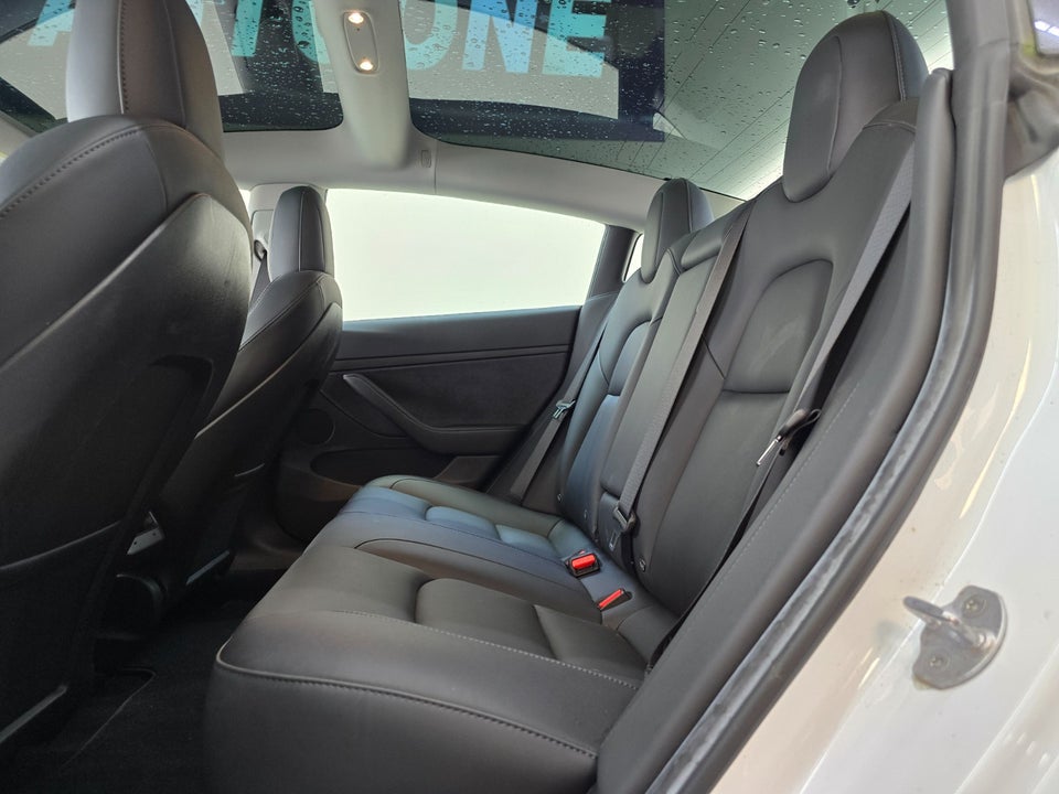 Tesla Model 3 Standard Range+ RWD 4d