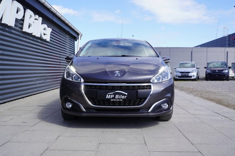 Peugeot 208 1,5 BlueHDi 100 Signature Sky 5d