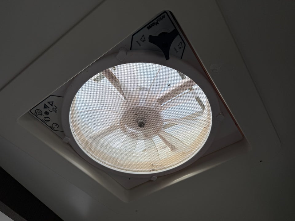 Ford Benimar 2,0 Tessoro 497 3d