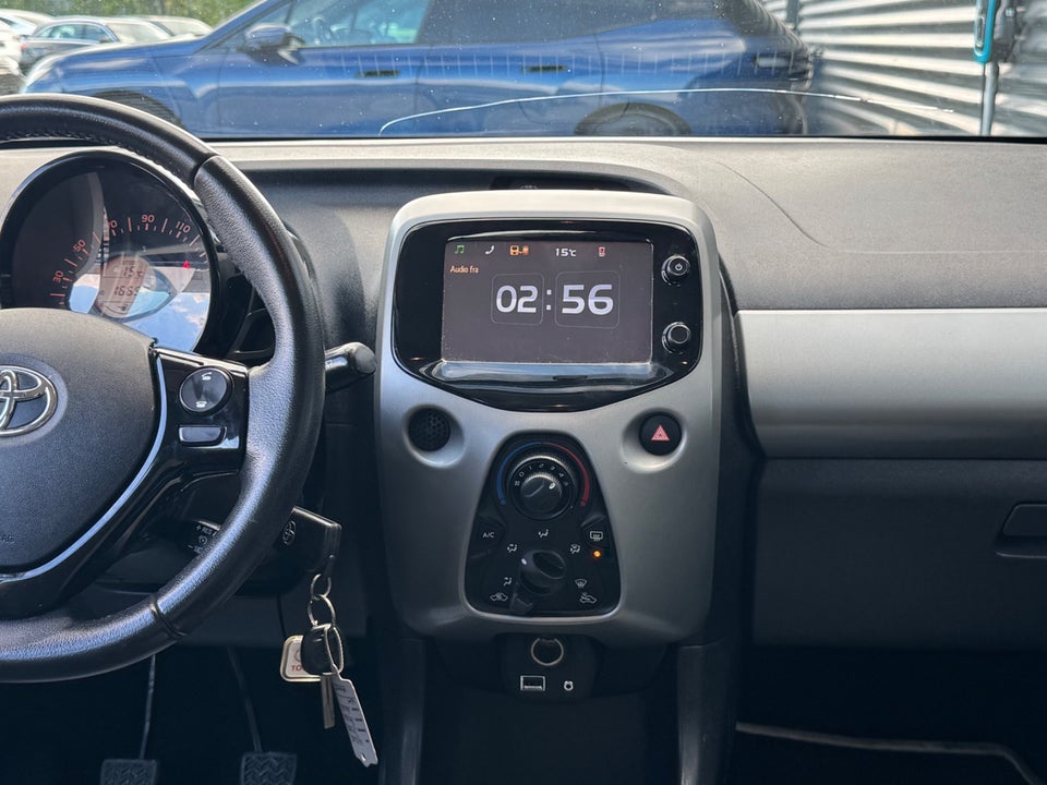Toyota Aygo 1,0 VVT-i x-play x-touch 5d