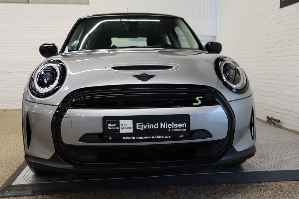 MINI Cooper SE Classic Trim 3d
