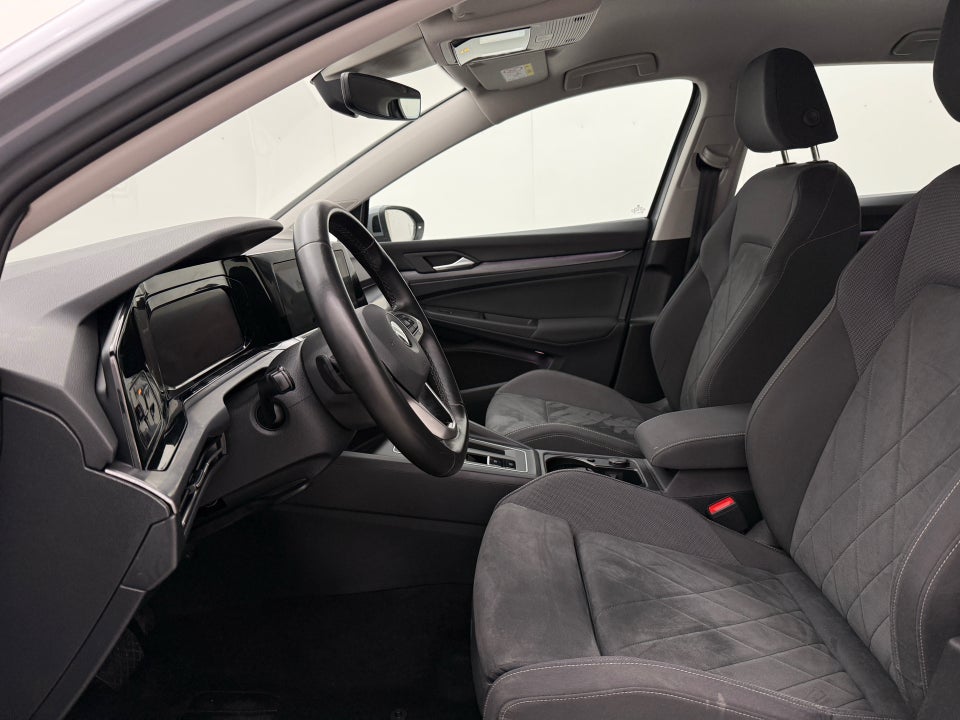 VW Golf VIII 1,4 eHybrid DSG 5d