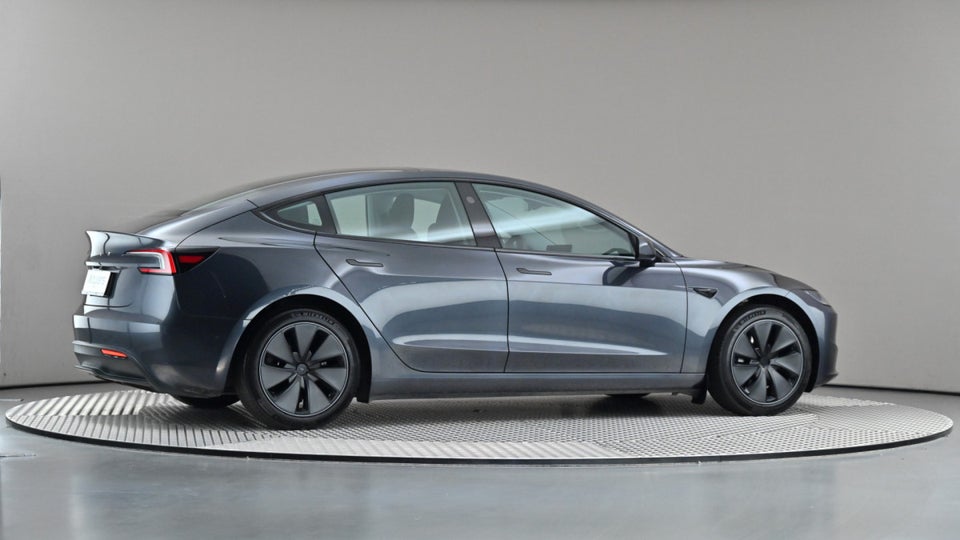 Tesla Model 3 RWD 4d