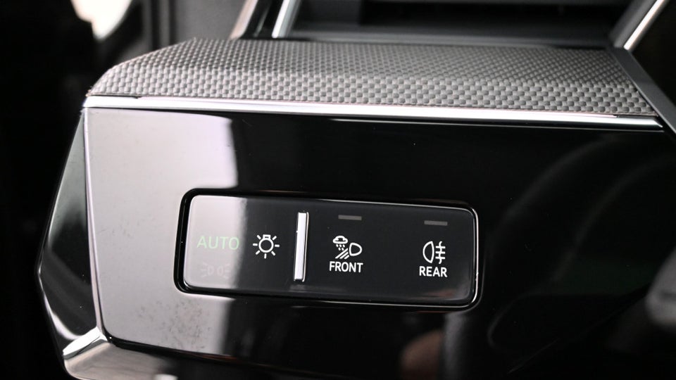 Audi Q8 e-tron 55 S-line quattro 5d