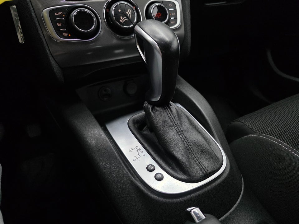 Citroën C4 1,6 BlueHDi 120 Challenge EAT6 5d