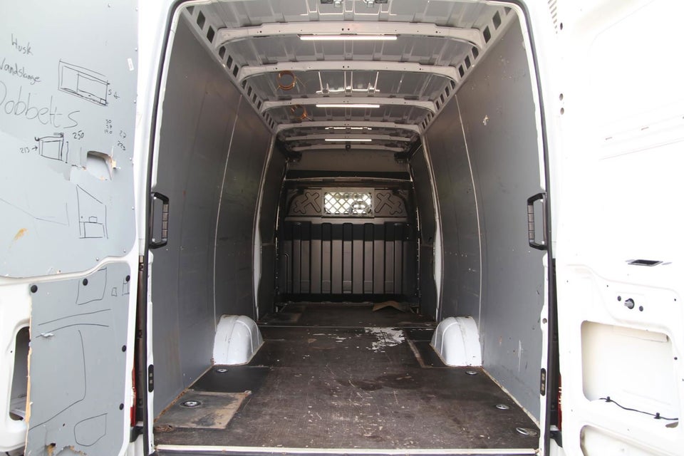 Iveco Daily 2,3 35S15 16m³ Van