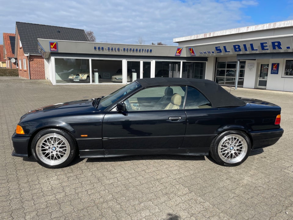 BMW 320i 2,0 Cabriolet 2d