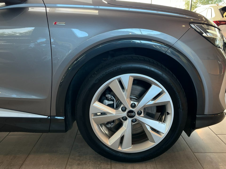 Audi Q4 e-tron 45 S-line 5d