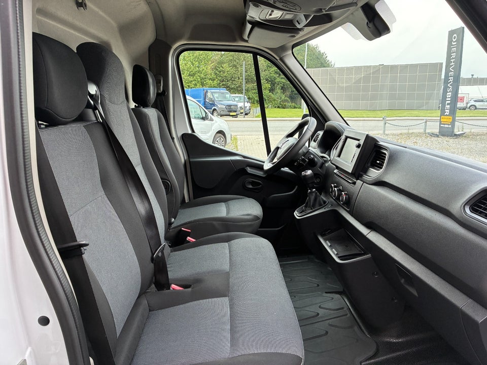 Renault Master IV T33 2,3 dCi 150 L2H2 Kassevogn