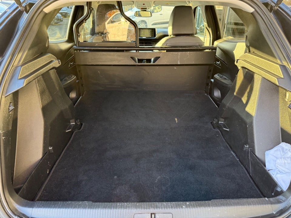 Peugeot 2008 1,5 BlueHDi 100 Allure Pack Van 5d