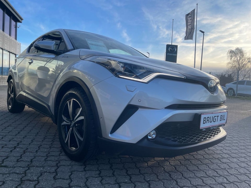 Toyota C-HR 1,8 Hybrid Premium Selected CVT 5d