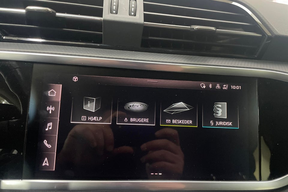 Audi Q3 45 TFSi e Attitude plus S-tr. 5d