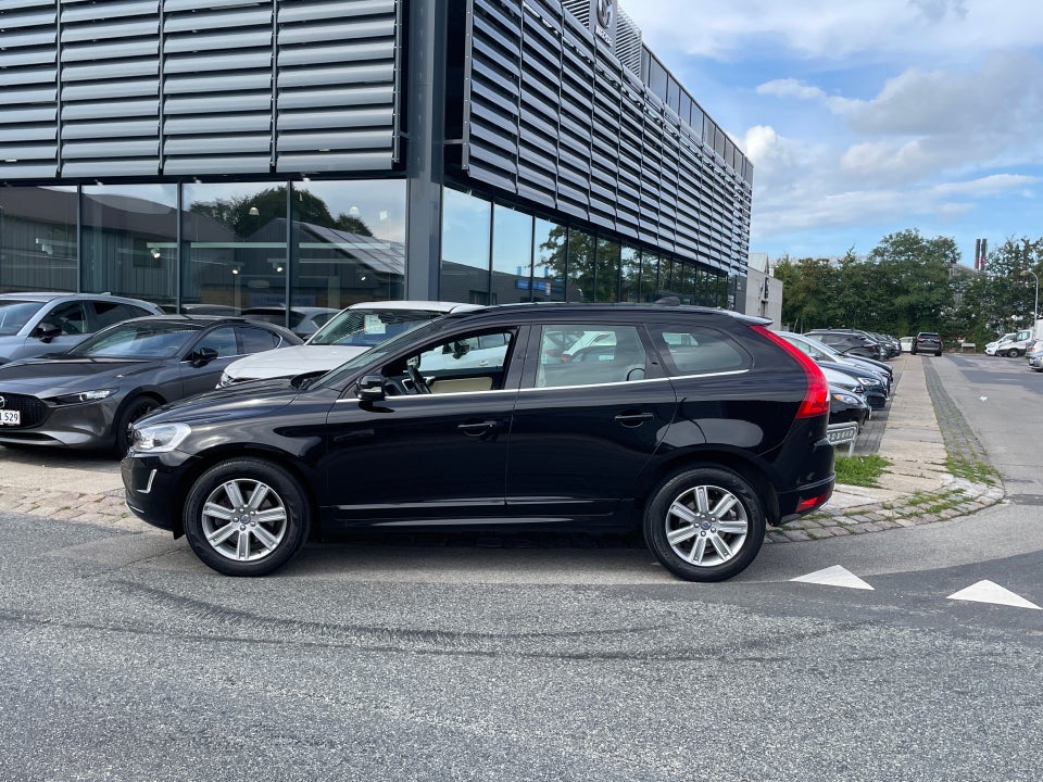 Volvo XC60 2,0 T5 245 Momentum aut. 5d