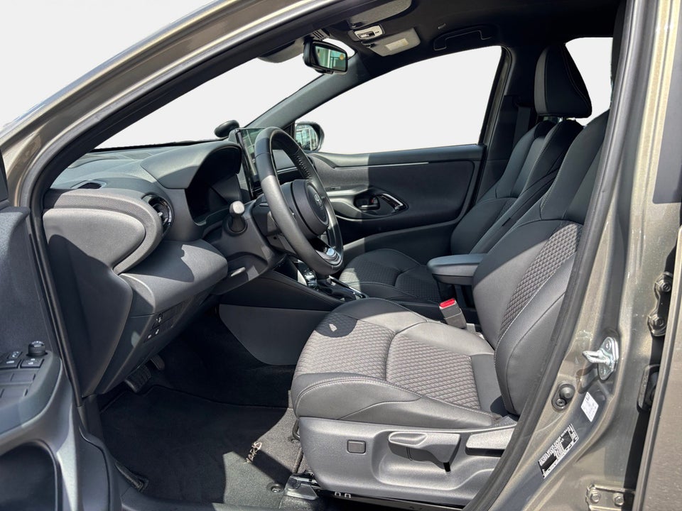 Toyota Yaris 1,5 Hybrid Executive e-CVT 5d