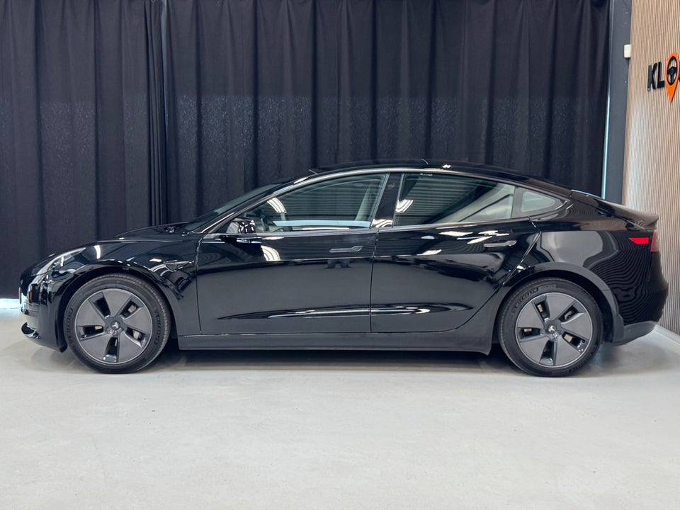Tesla Model 3 Standard Range+ RWD 4d