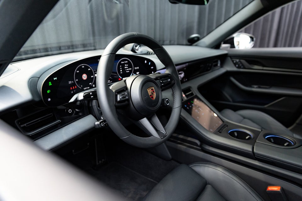 Porsche Taycan Sport Turismo 5d