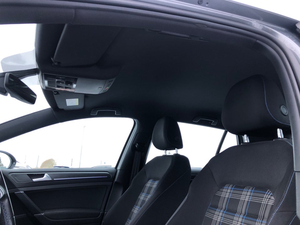 VW Golf VII 1,4 GTE DSG 5d