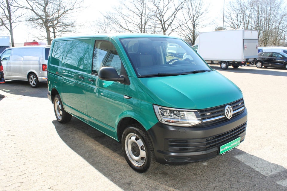 VW Transporter 2,0 TDi 204 Kassevogn kort