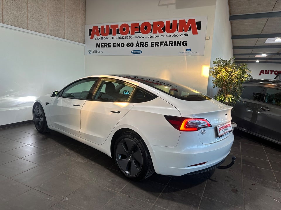 Tesla Model 3 Long Range AWD 4d