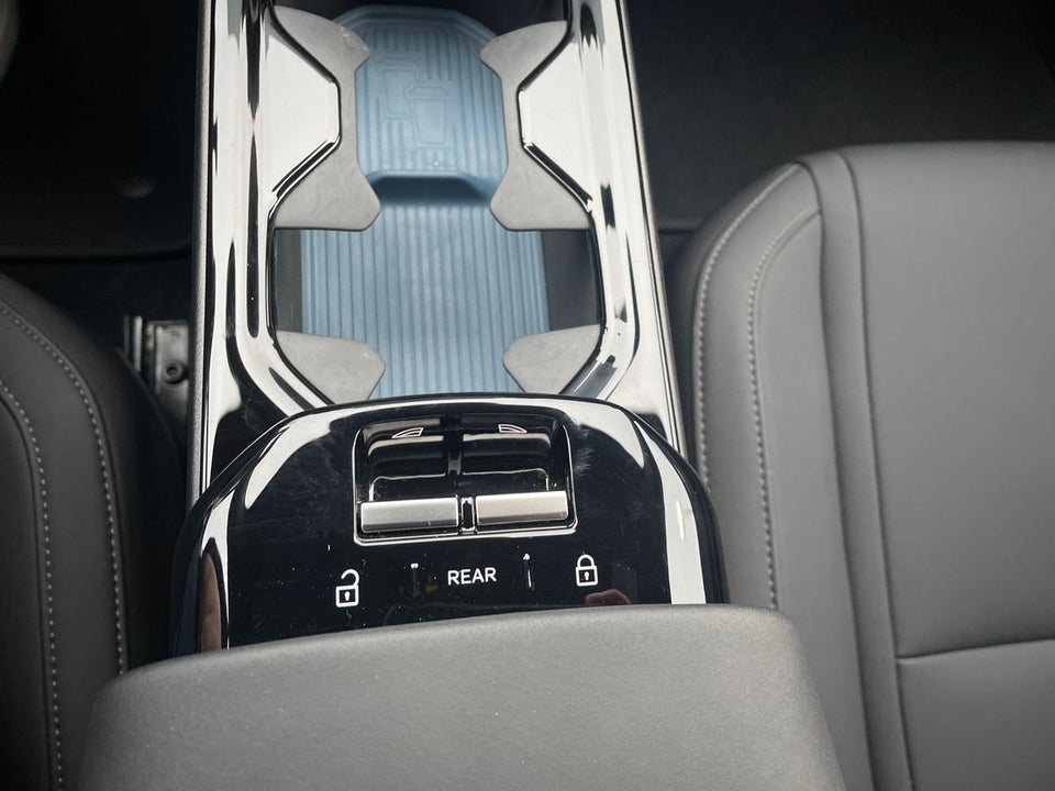 Volvo EX30 Extended Range Plus 5d