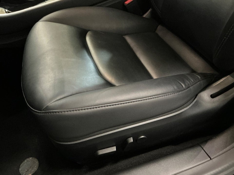 Tesla Model 3 Long Range AWD 4d