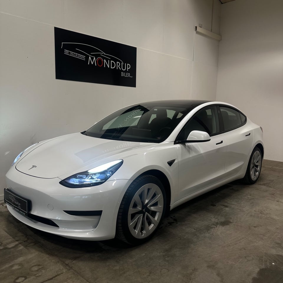 Tesla Model 3 Standard Range+ RWD 4d