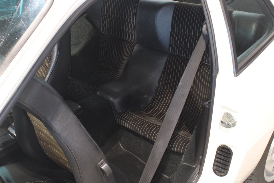 Porsche 924 2,5 S 3d