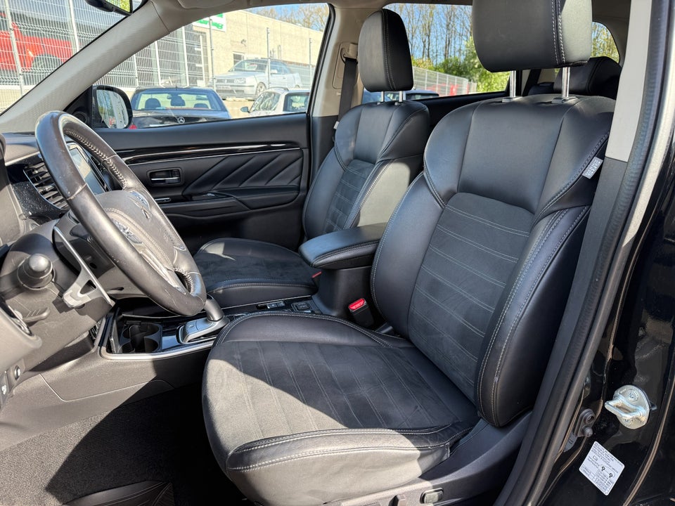 Mitsubishi Outlander 2,4 PHEV Intense CVT 4WD 5d
