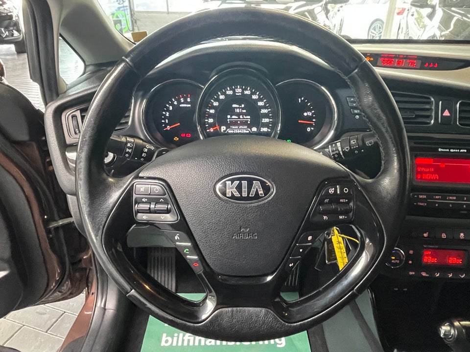 Kia Ceed 1,6 CRDi 128 Premium aut. 5d
