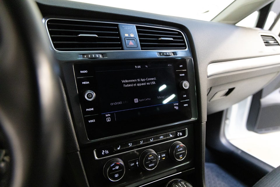 VW Golf VII 1,0 TSi 110 Comfortline Variant 5d