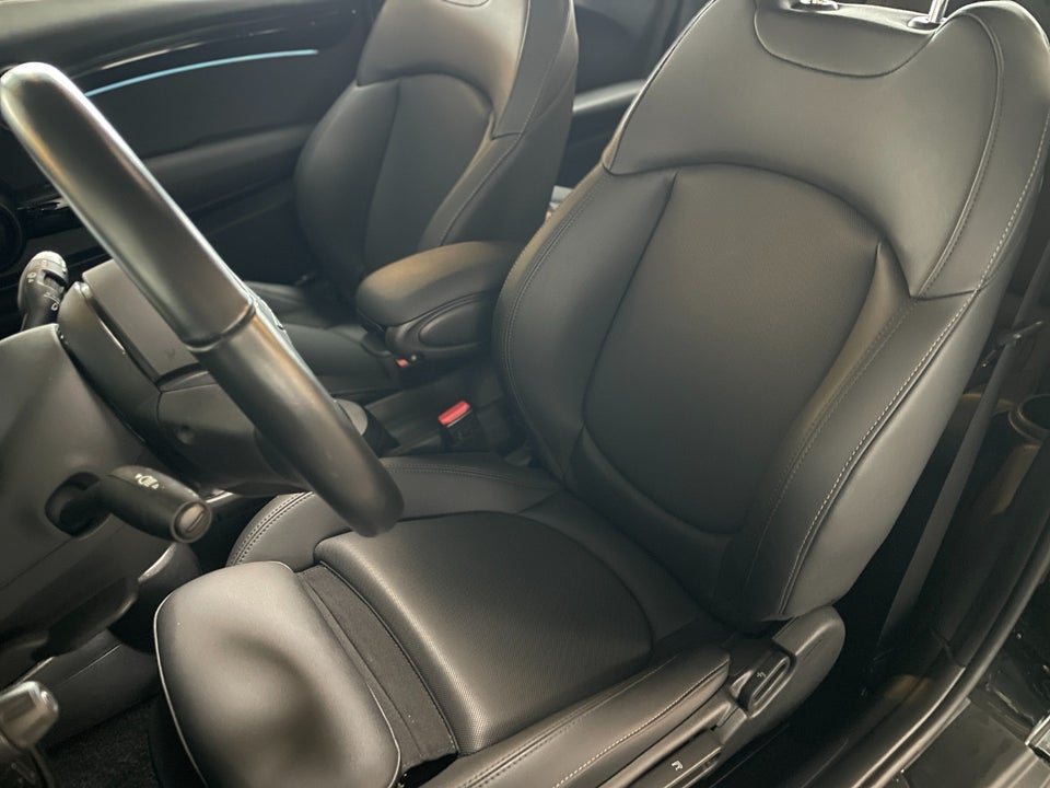 MINI Cooper SE Classic Trim 3d