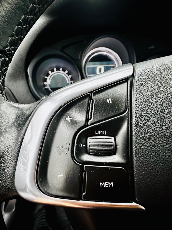 Citroën C4 1,6 BlueHDi 120 Feel 5d