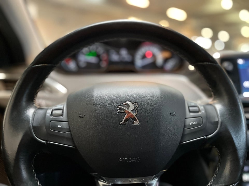 Peugeot 208 1,6 BlueHDi 100 Allure Sky 5d