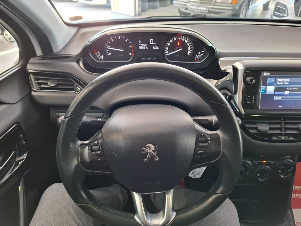 Peugeot 208 1,6 BlueHDi 100 Chili Sky 5d