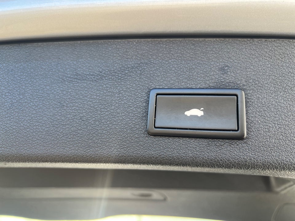 Audi Q5 2,0 TFSi 211 S-line quattro S-tr. 5d