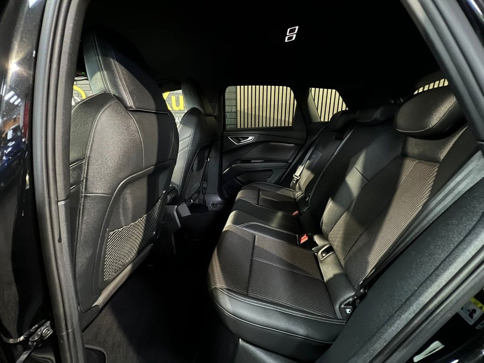 Audi Q4 e-tron 35 S-line 5d