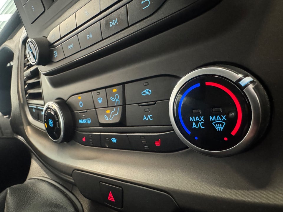 Ford Transit Custom Kombi 320S 2,0 TDCi 105 Ambiente