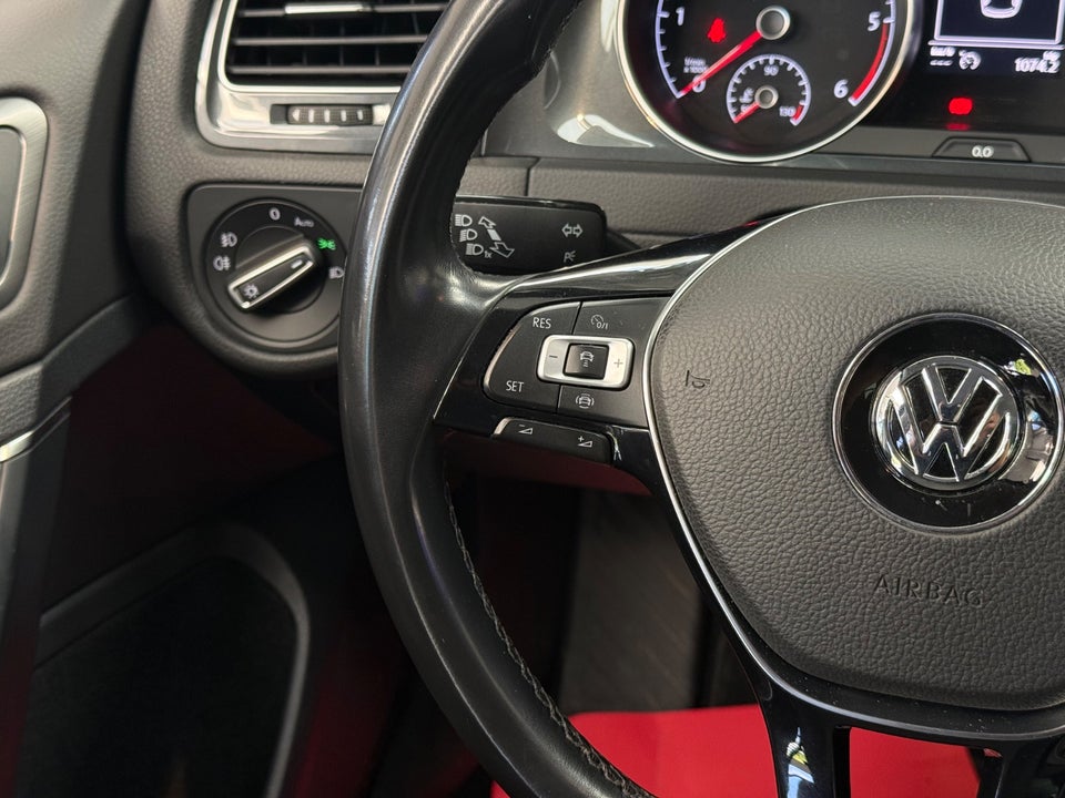 VW Golf VII 2,0 TDi 150 Comfortline Connect Variant DSG 5d