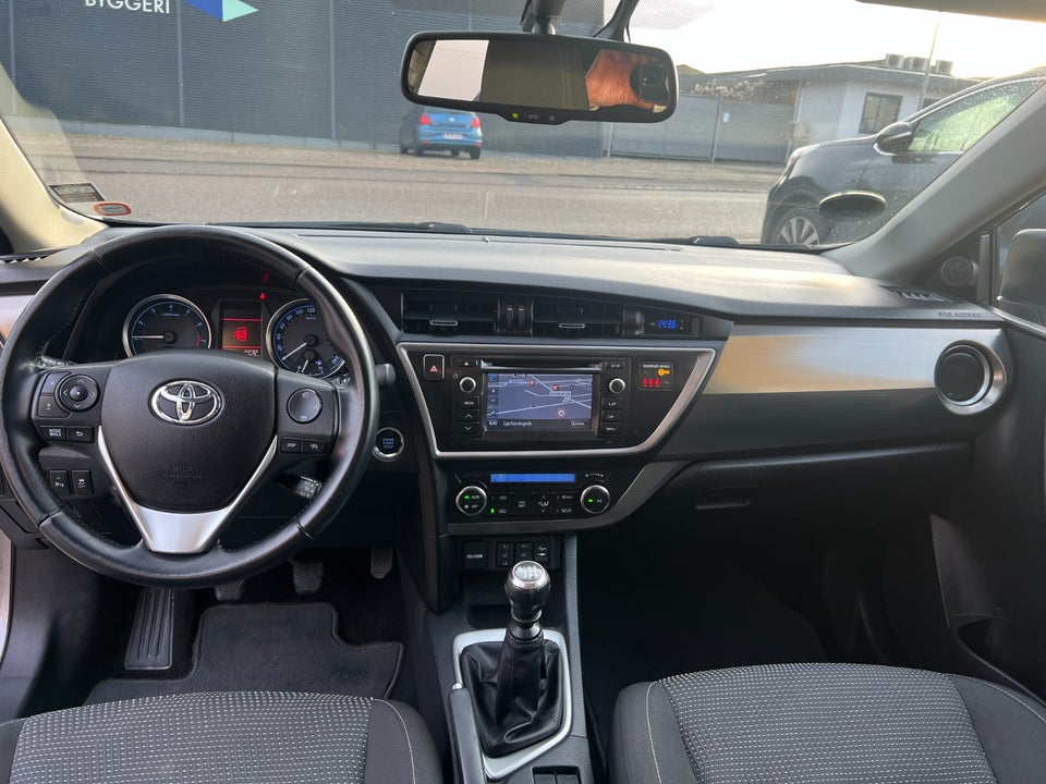 Toyota Auris 1,3 VVT-i T2+ Comfort 5d