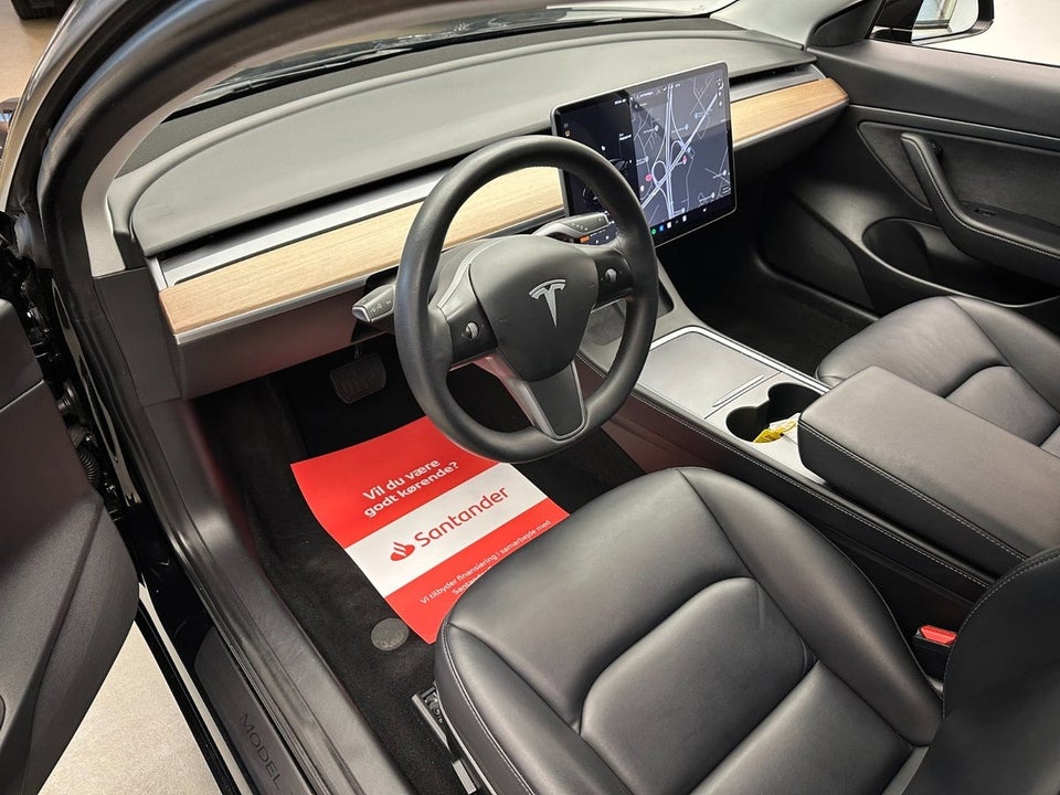 Tesla Model 3 Standard Range+ RWD 4d