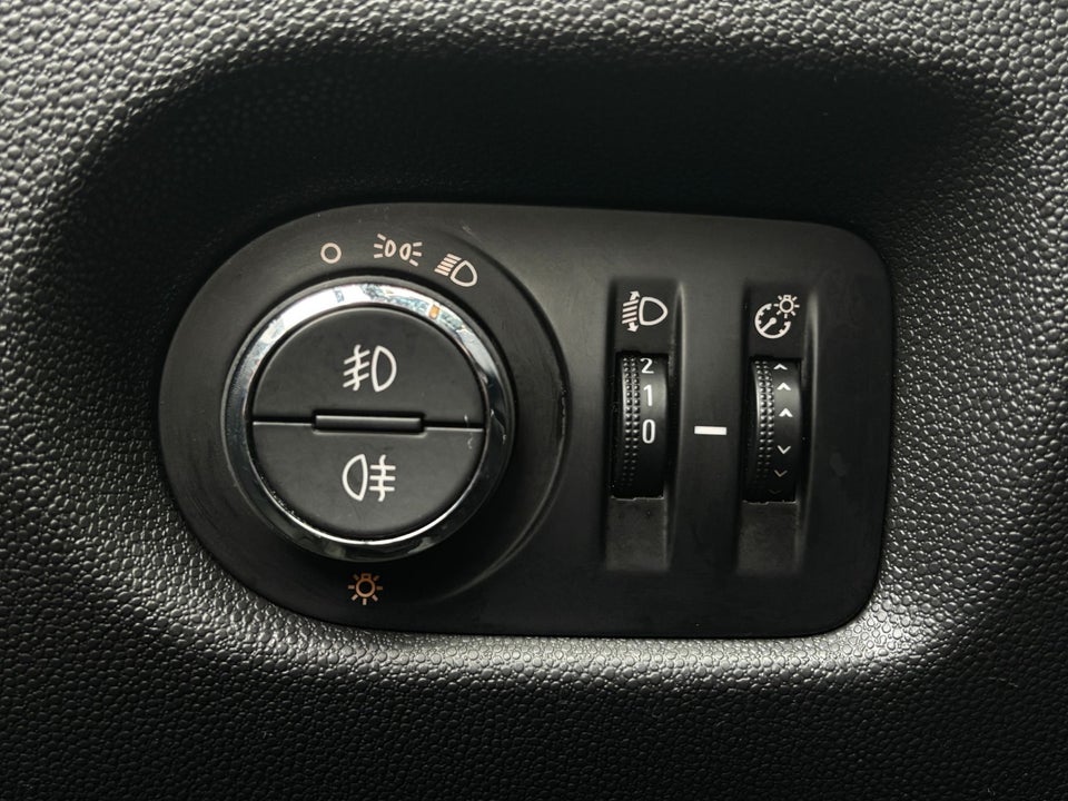 Opel Corsa 1,4 16V Cosmo 5d