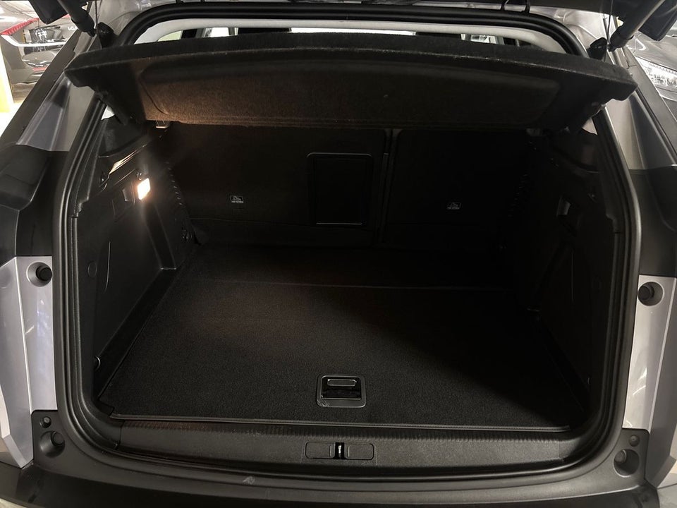 Peugeot 3008 1,6 Hybrid Allure Limited EAT8 5d