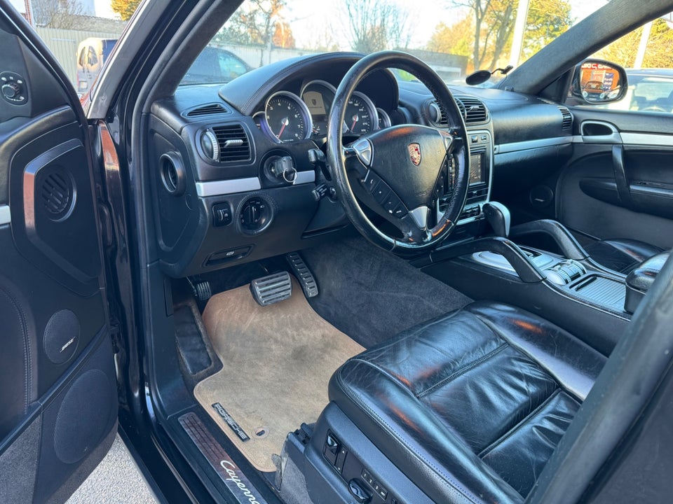 Porsche Cayenne Turbo 4,5 Tiptr. Van 5d